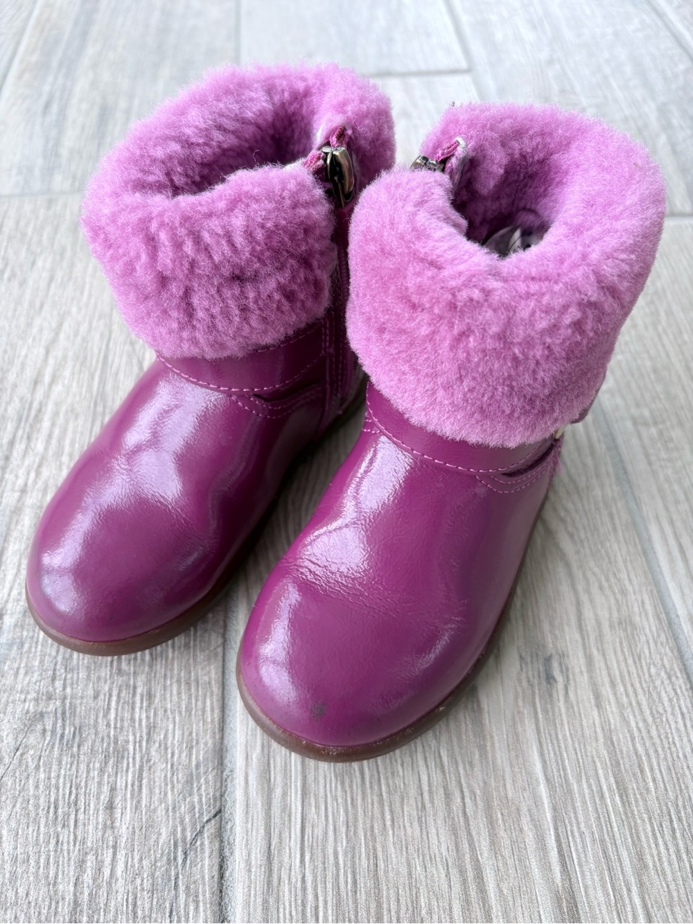 UGG Australia Gemma Patent Leather Magenta Boots Rhinestone Toddler Size 8.5